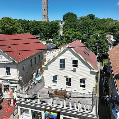 Center Of Town Steps Away Private Deck Apartment Provincetown Exterior photo